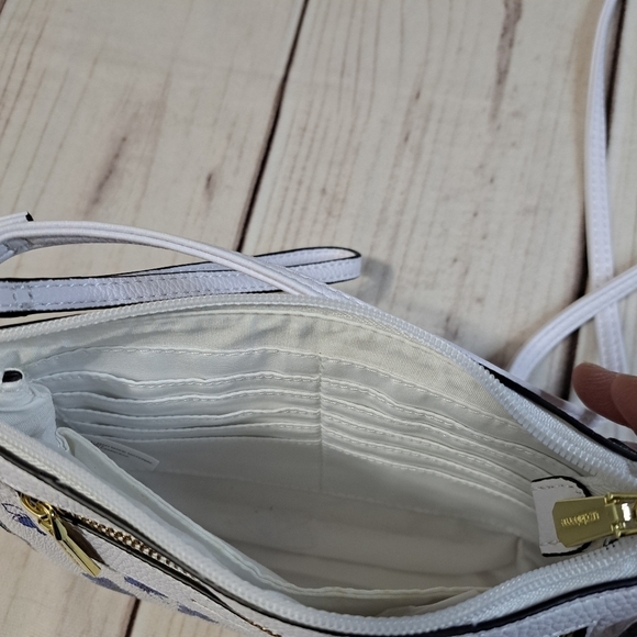 Liz Claiborne White Blue Floral Crossbody - Picture 6 of 8